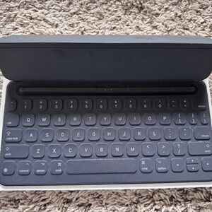 iPad Pro SmartKeyboard